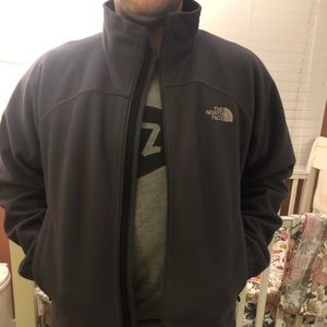 Men's gray North Face fleece jacket size large